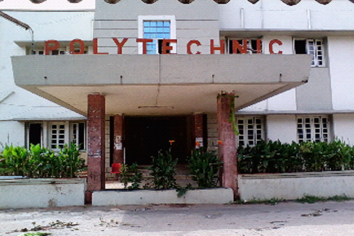 https://cache.careers360.mobi/media/colleges/social-media/media-gallery/17958/2018/9/12/Campus i viewGovernment Polytechnic Hyderabad_Campus-view.png